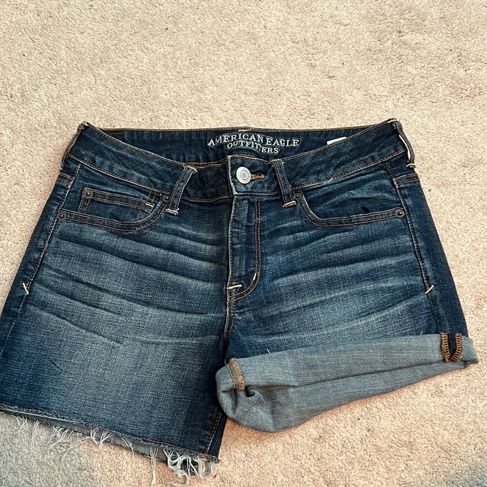 Super stretch mid rise shorts